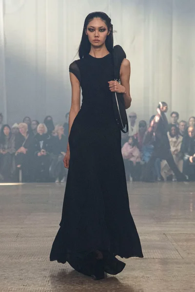 Look 25
